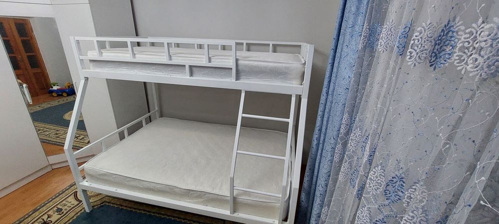 Кровать двухъярусная