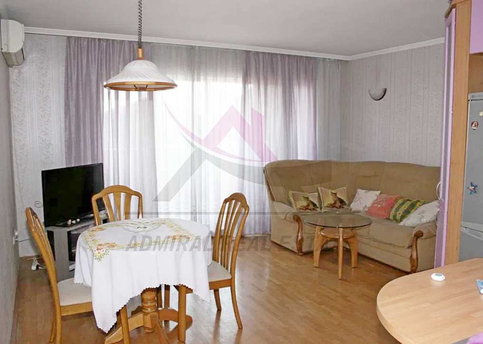 Дава се под наем Тристаен апартамент в Варна, Бриз - 90 кв.м за 486 € - Снимка #1