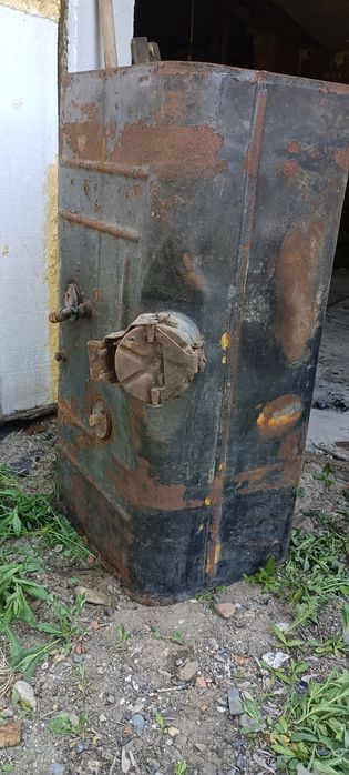 Продам 2 бака на камаз