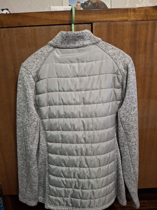 Дамска жилетка сива,обличана 2 пъти.