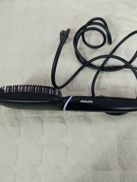 Продам расчёску выпрямитель волос Philips