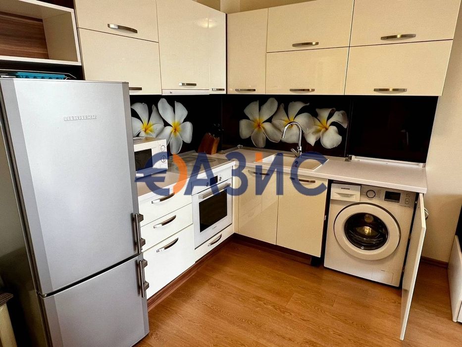 Продава се Двустаен апартамент в к.к. Слънчев бряг - 72 кв.м за 1209 €/кв.м - Снимка #9