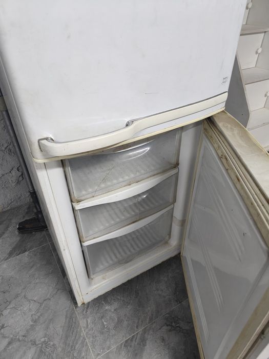 Холодильник Samsung