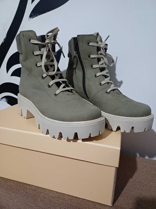 Vand bocanci din piele naturala marime 34