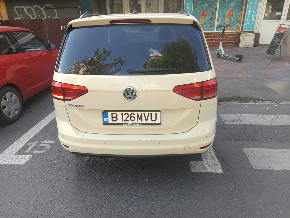 VOLKSWAGEN Touran