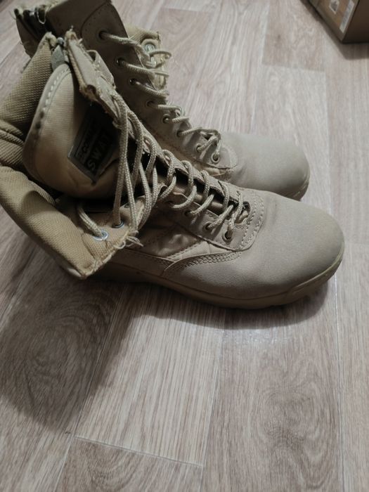 Продам мужские берцы.