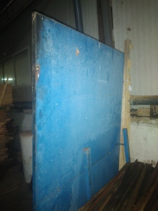 Метална врата 119 х 217см