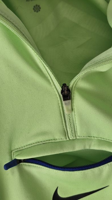 Дамски дрехи Nike и Levis