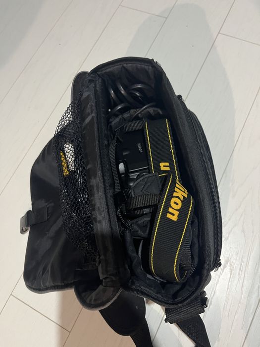 Aparat foto NIKON D5000 + accesorii si 2 obiective