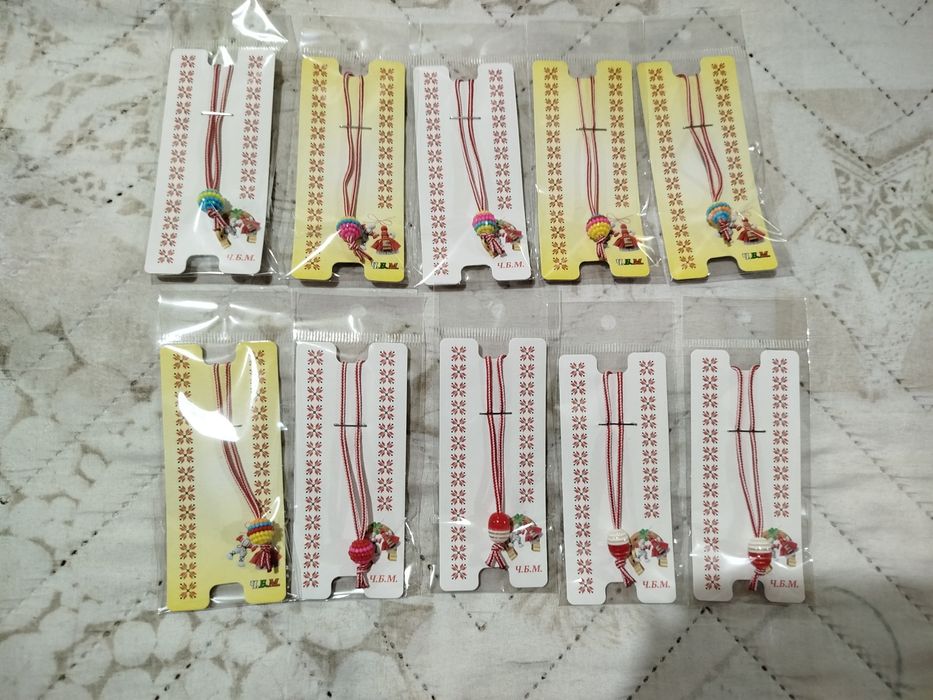 Продавам различни видове мартеници