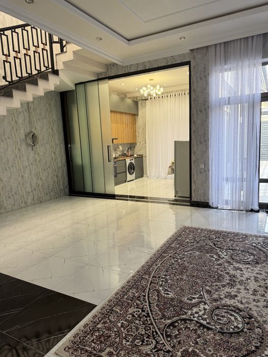 Продаётся дом от Юнусабада 5 км, 4 сотки. 2 этажный евро дом. 7 комнат