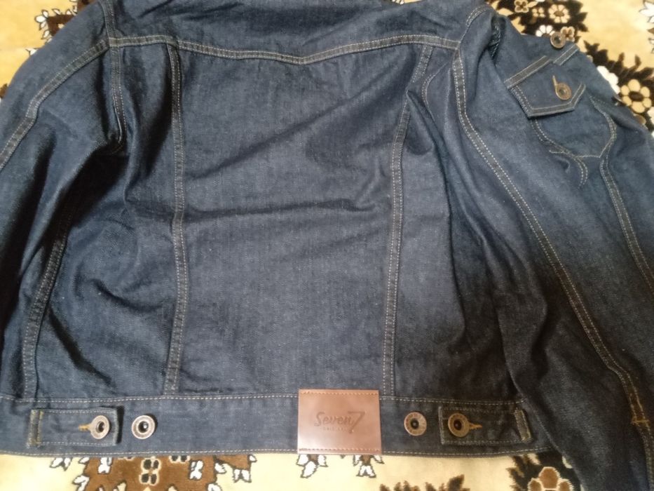 Джинсовая куртка