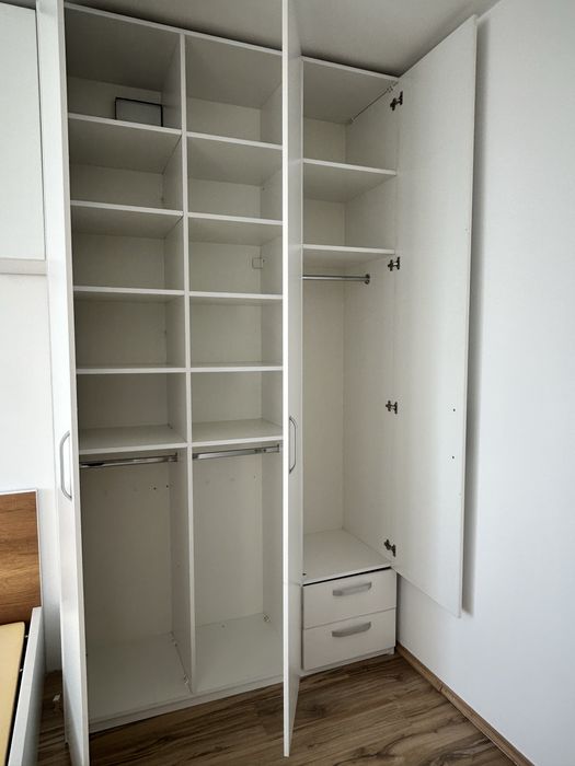 Vand dormitor cu dressing complet