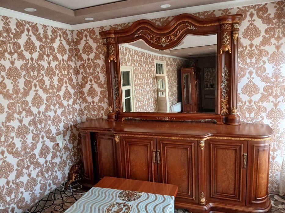 Ховли сотилади хамма шаройити бор