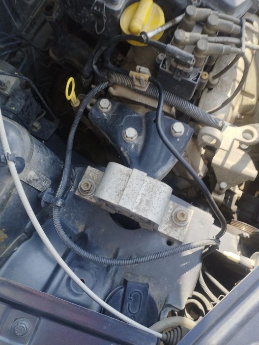 Suport motor filtru aer Dacia Logan 1.4 1.6 benzina