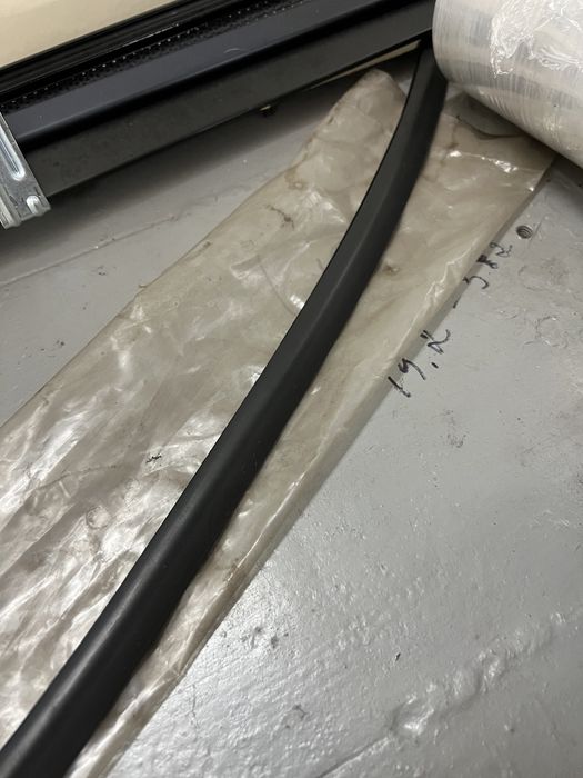 Резинка заднего стекла bmw e39 бмв е39