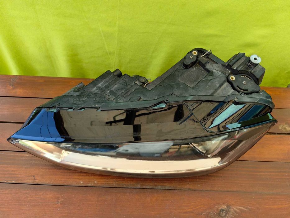 Фар за VW Touran / ВФ Туран