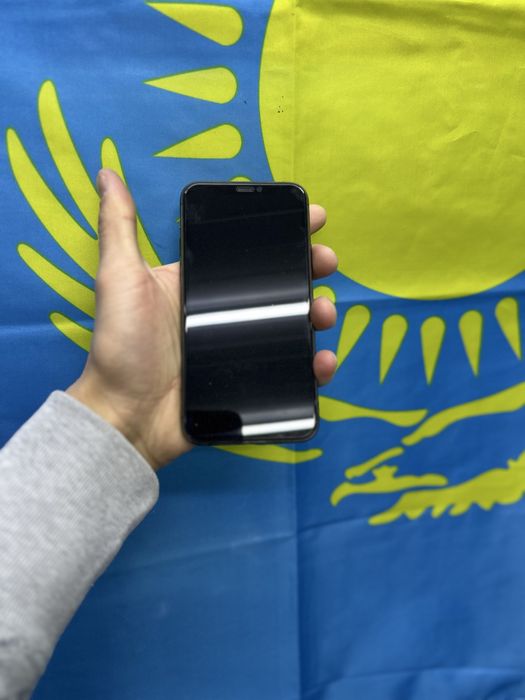 iPhone 11 Pro телефон