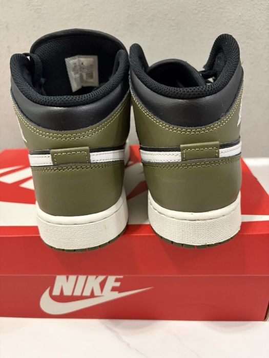 Кожени маратонки Nike