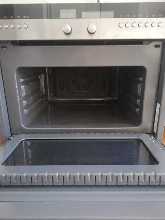Комбинирана SIEMENS фурна с микровълнова за вграждане