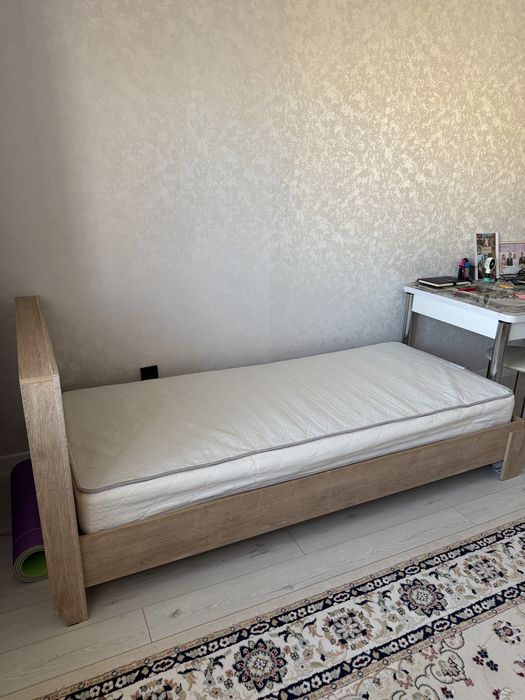 Продаётся односпальная кровать