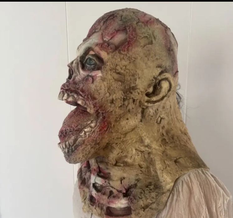 Маска на Хеллоуин