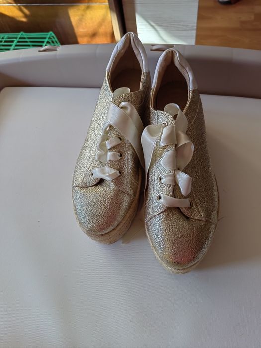 Guess златисти 38 номер