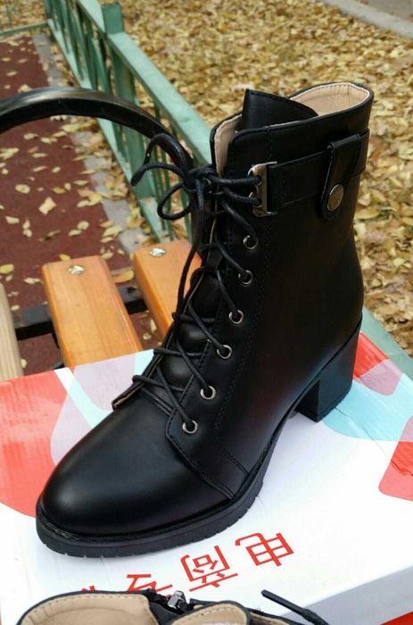 Продам подростковые  ботинки