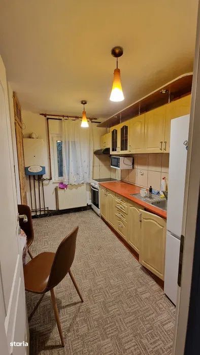 Apartament 3 camere – decomandat – Zona Micro 16, Str. Iasomiei