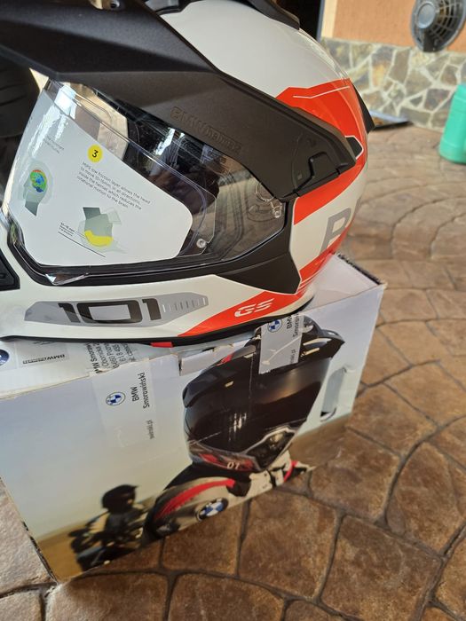 BMW GS Carbon Evo – Cască Premium Adventure!