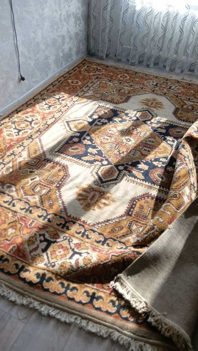 Продается ковер 2 на 3