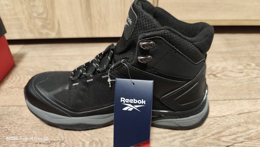 Зимни водоустойчиви боти Reebok