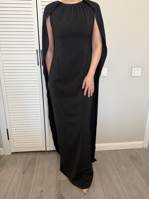 Платье новое с ожерельем