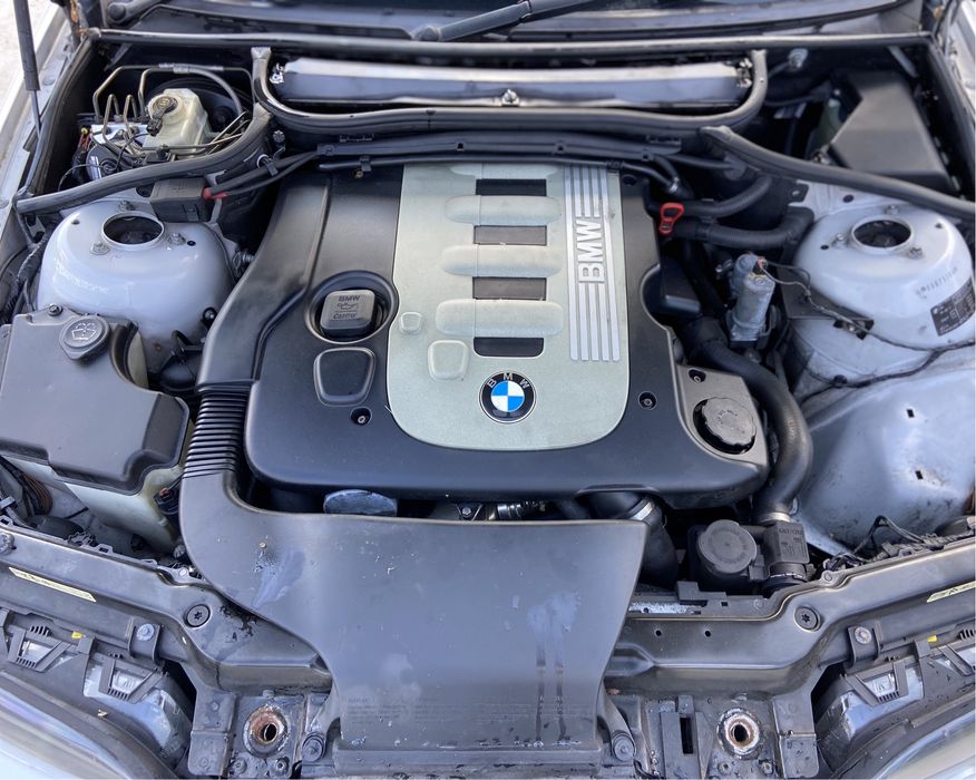 Dezmembrez BMW 330d 204 cp, automat,Tech 2 ,Recaro,Xenon, Hk, jante M