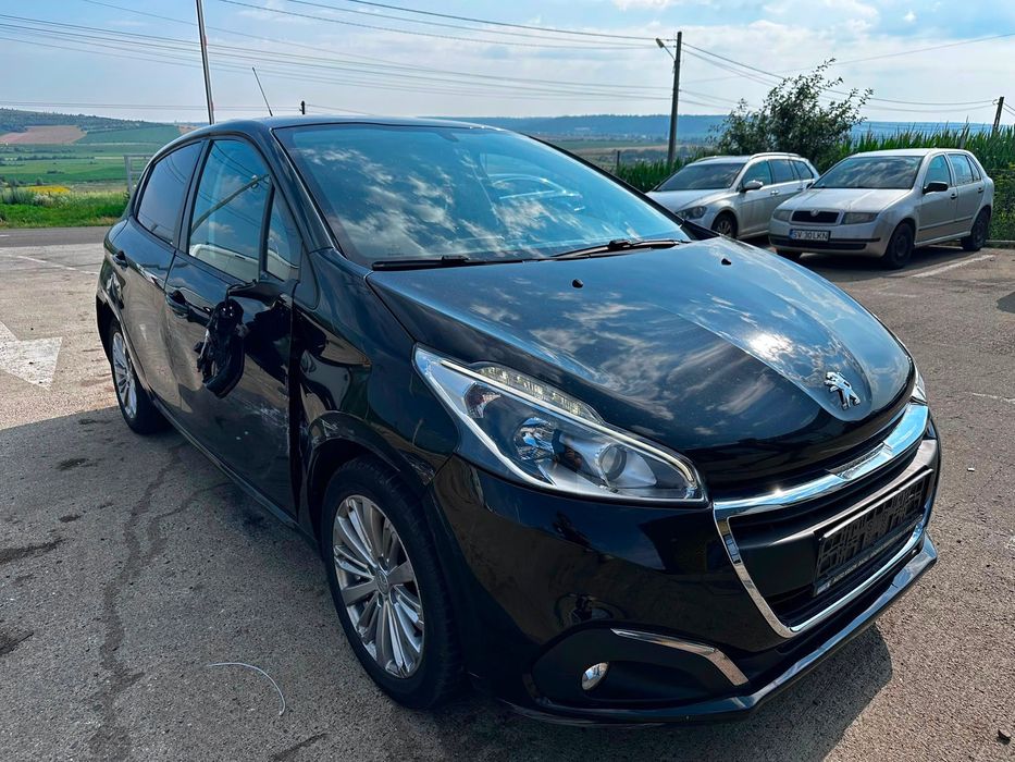 Dezmembrez Peugeot 208 2 negru 2017 1.6 hdi BHY BH02 115.000 km volan stanga