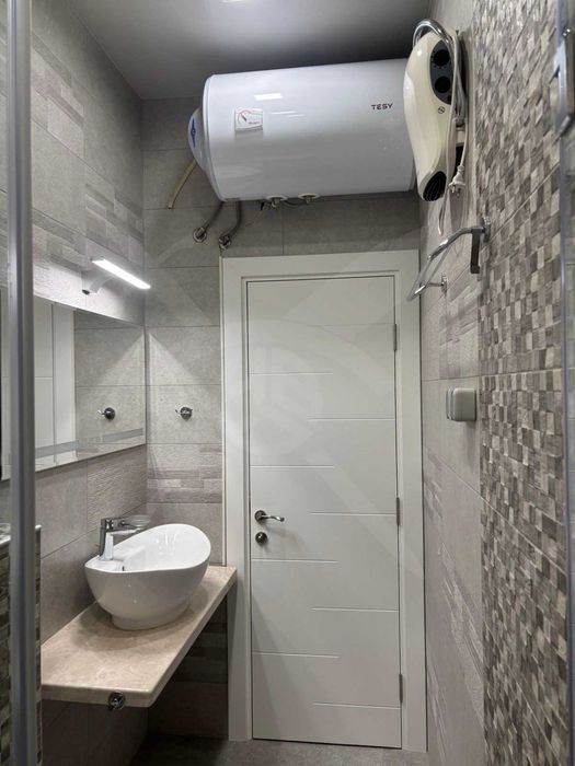 Продава се Двустаен апартамент в Пловдив, Христо Смирненски - 79 кв.м за 2531 €/кв.м - Снимка #3