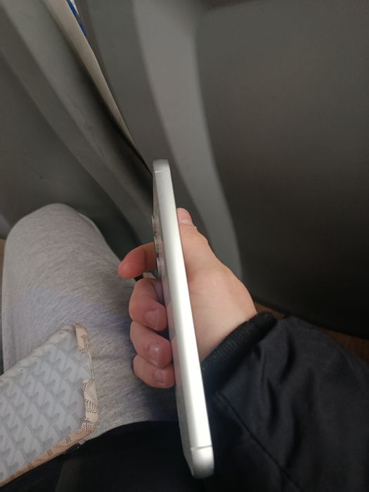 Продам Samsung s23fe почти в идеале