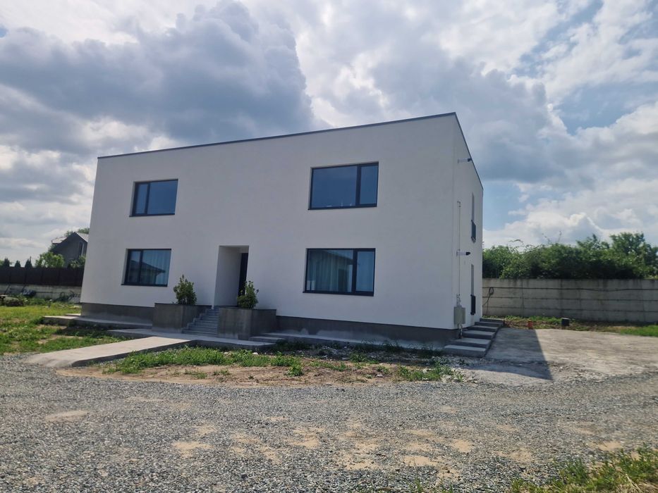Inchiriez apartamente 2 camere in Valea Adanca