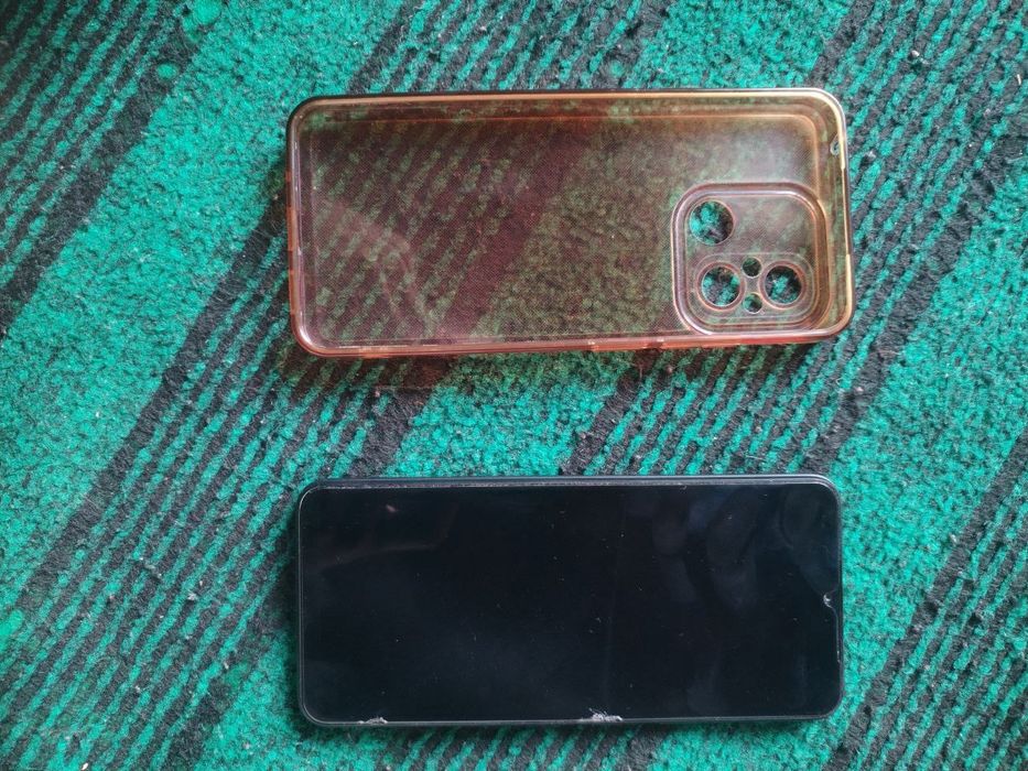 Redmi 12C. Xotira 6/128. Rangi qora.