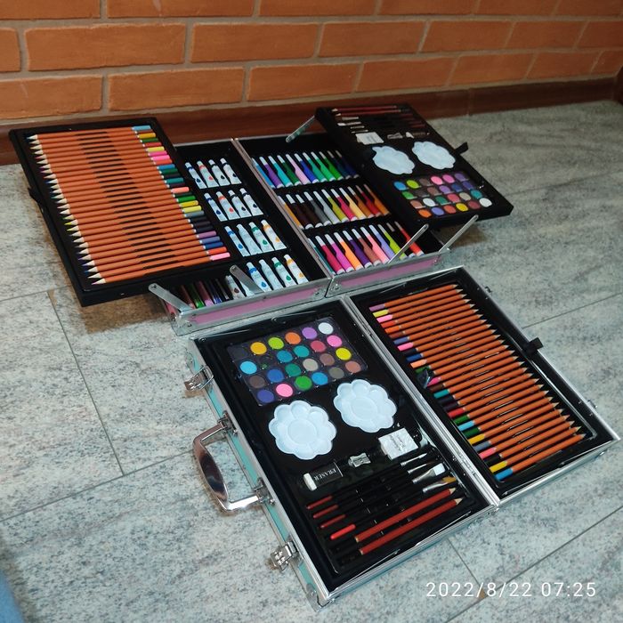 Набор для рисования качество очень хорошо 145.шт