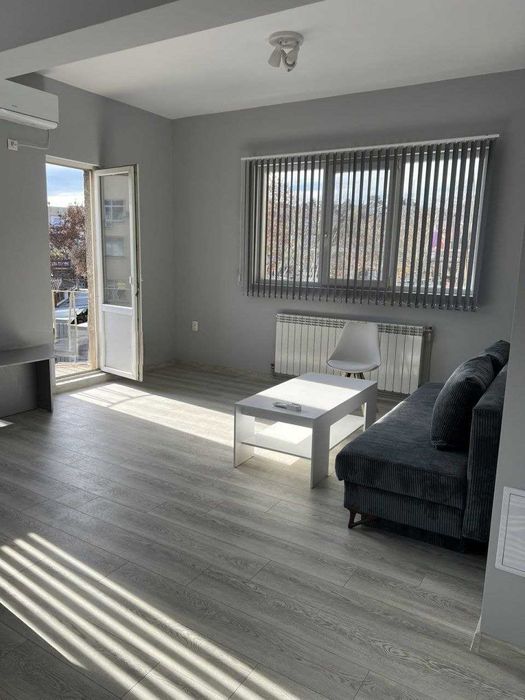 Дава се под наем Офис в Велико Търново, Център - 26 кв.м за 204 € - Снимка #2