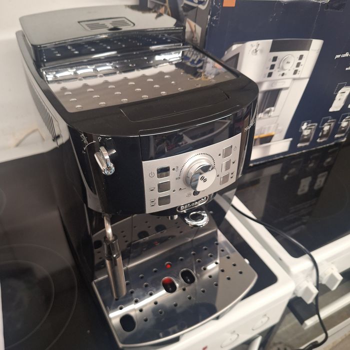 Кафе машина Delonghi Magnifica S внос от Германия
