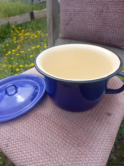 Новые эмалированные горшки