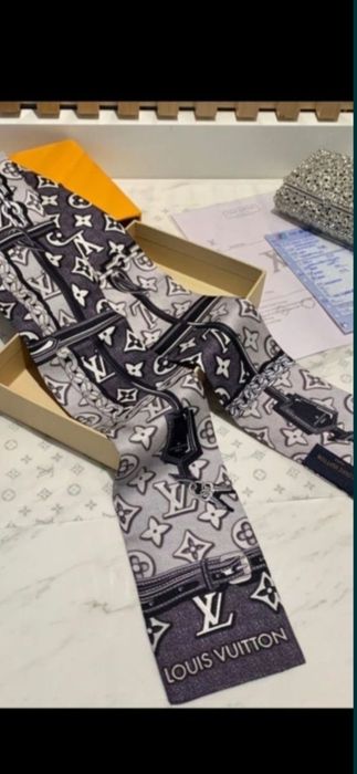 Eșarfă Louis Vuitton model 2025, 8 modele