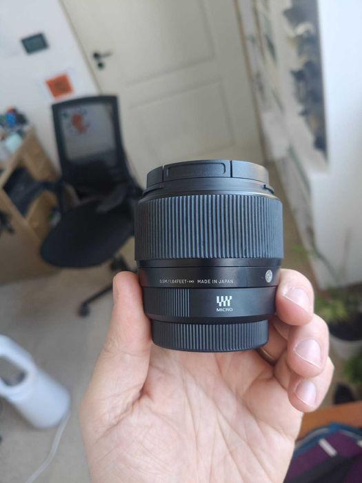 Vand Sigma 56mm f/1.4 DC DN Contemporary pentru Micro Four Thirds MFT M3/4, stare ca nou