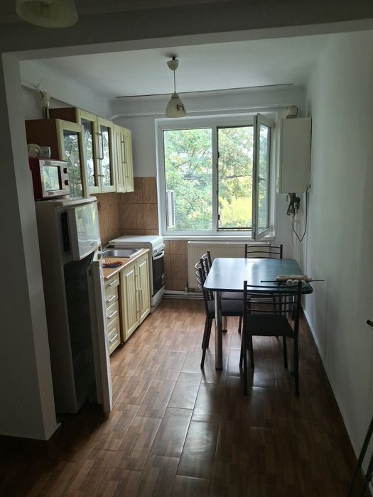 Vand apartament 2 camere