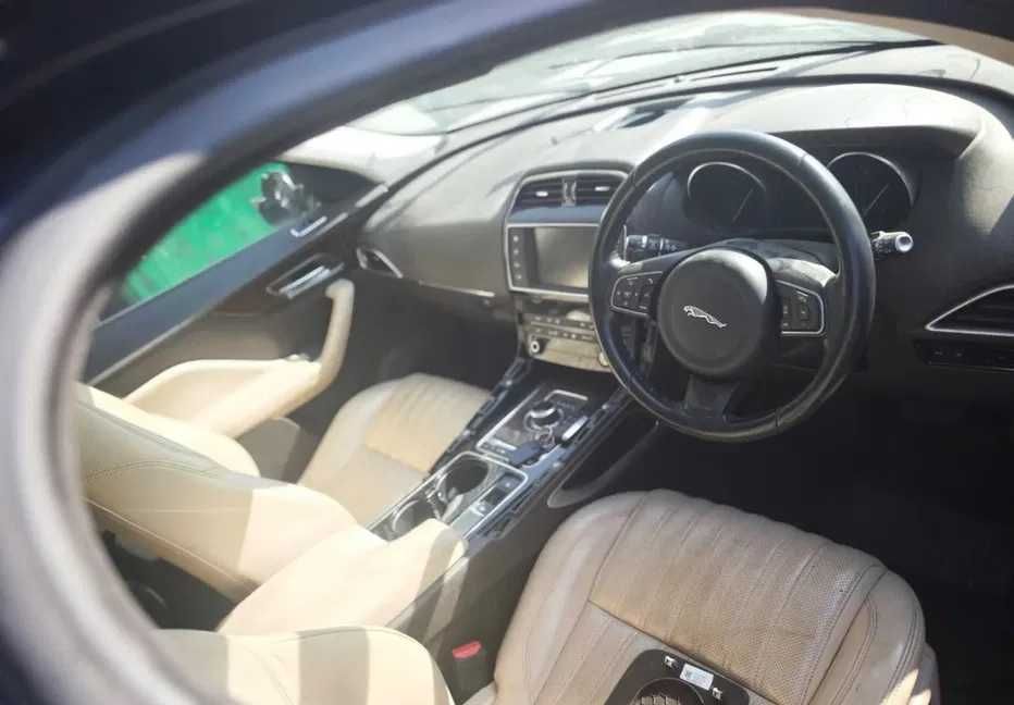 Dezmembrari Jaguar F-Pace motor 2.0 diesel DTD cutie automata piese sh