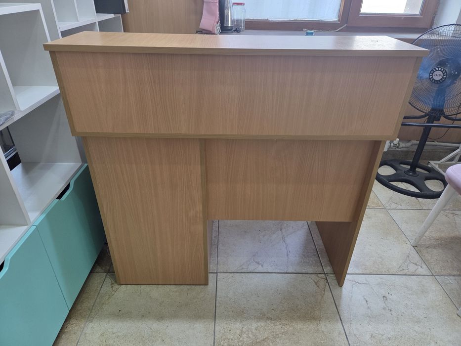 Продам ресепшн стол