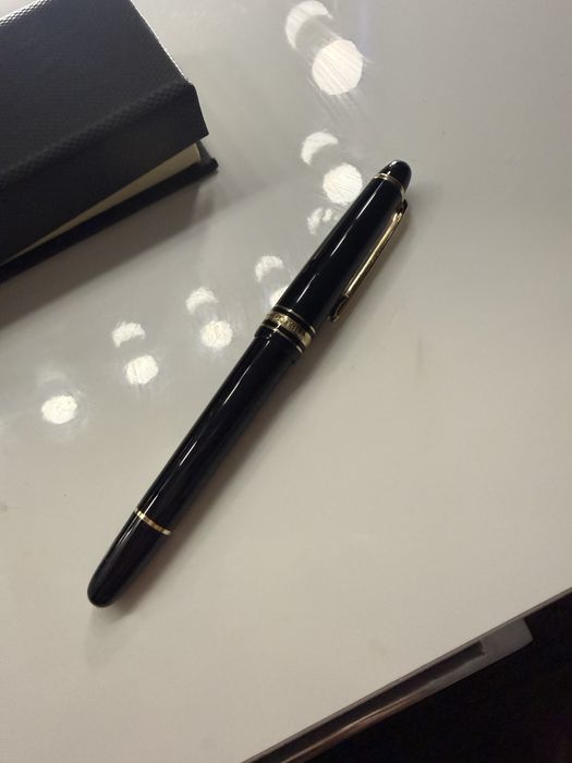 Stilou pretios montblanc 4810 penita aur 14 k