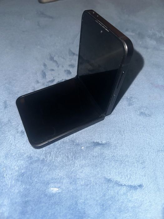 Samsung Galaxy Z Flip 6